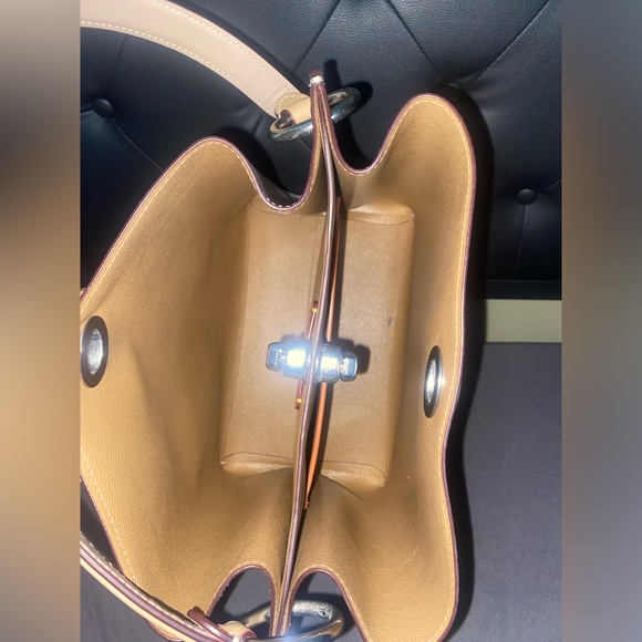 Coach Charlie Bucket shoulder Bag In Signature Canvas - Picture 7 of 17